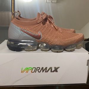 Womens Nike Air Vapormax Flyknit 2